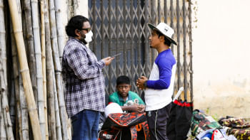 Journalist interviewing a coach/player.