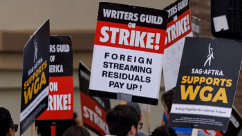 Hollywood writers to resume talks over strike Hollywood writers to resume talks over strike