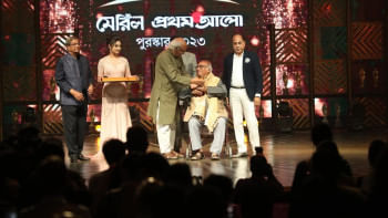 Masud Ali Khan honoured with Meril-Prothom Alo Lifetime Achievement award Masud Ali Khan honoured with Meril-Prothom Alo Lifetime Achievement award