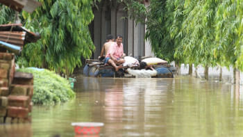 Floods claim 18 lives; over 9.4 lakh stranded in 11 districts Floods claim 18 lives; over 9.4 lakh stranded in 11 districts