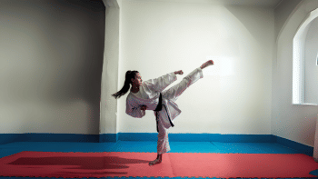 6 essential self-defence moves every girl needs to know 6 essential self-defence moves every girl needs to know