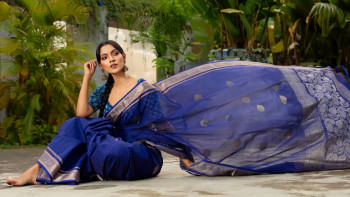 Why every Bengali woman’s secret weapon is a cotton saree Why every Bengali woman’s secret weapon is a cotton saree
