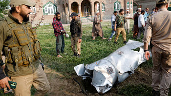 fighter jets crashed in India's jammu and kashmir fighter jets crashed in India's jammu and kashmir