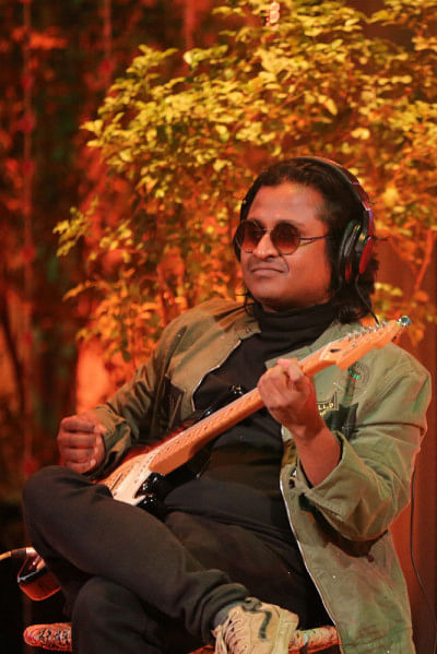 Shuvendu Das Shuvo: A spellcaster with 6-strings Shuvendu Das Shuvo: A spellcaster with 6-strings