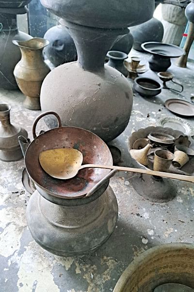 vintage or antique shopping in Keraniganj