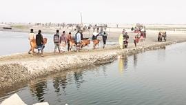 river islands economy in Bangladesh