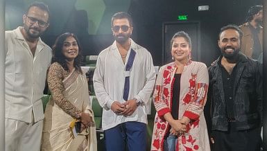 Shakib Khan finally appears at special screening of Borbaad