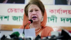 khaleda-zia-bangladeshi-supporters-release-jail-dhaka-september-2008.jpg