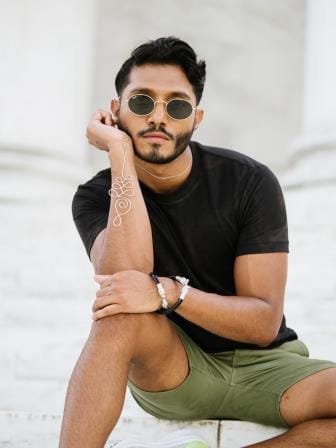 Gender neutral jewellery men 1