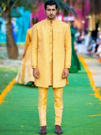 Maheen Khan Majestic silk show