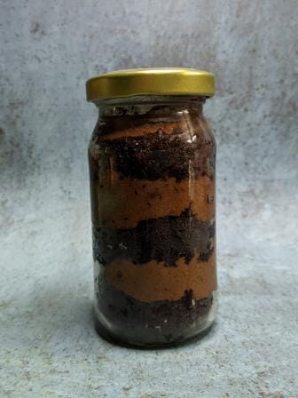 Satiate your sweet and savoury cravings with Expressions – Chocolates & Cakes