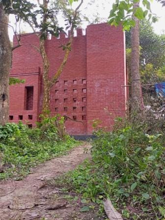 Isa Khans grave in Gazipur _a30b.jpg
