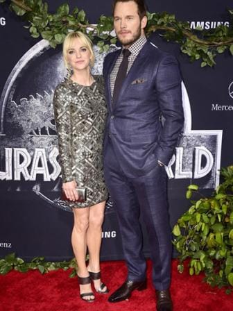 Anna Faris (L) and Chris Pratt