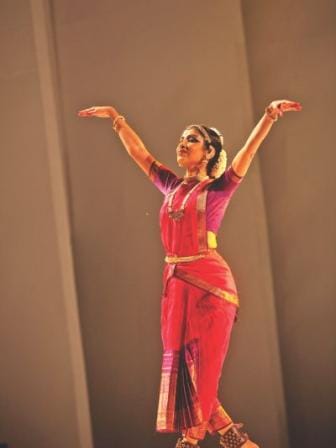 Vidushi Alarmel Valli