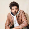 Kartik Aaryan suffers serious injury during live performance  Kartik Aaryan suffers serious injury during live performance