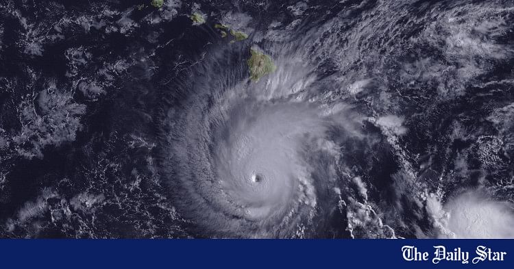 Hurricane Lane Lashes Hawaii With Heavy Rain Winds The Daily Star