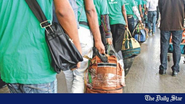 Submission of biometric data: Aspirant migrant workers wait for hours in long queues - Vimarsana News