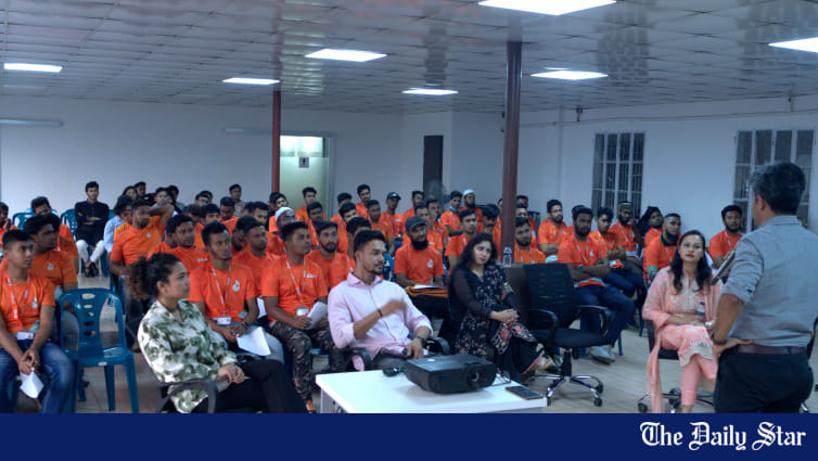 Deliverymen training held by Daraz Cares | The Daily Star