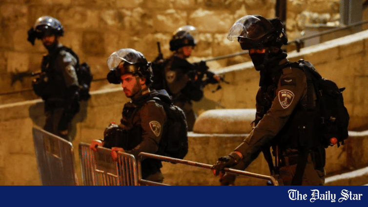 Israel police clash with worshippers at al-Aqsa mosque - Vimarsana News