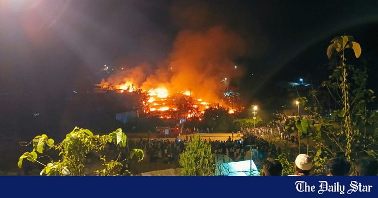 hundreds-of-houses-gutted-in-rohingya-camp-fire