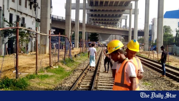 Boy's death from falling rod: Site manager sues expressway worker - Vimarsana News