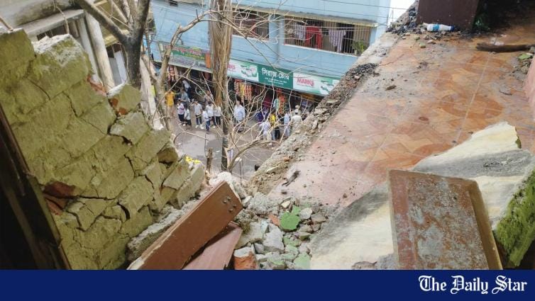 Man dies, wife burnt in explosion from gas leakage in Ctg - Vimarsana News