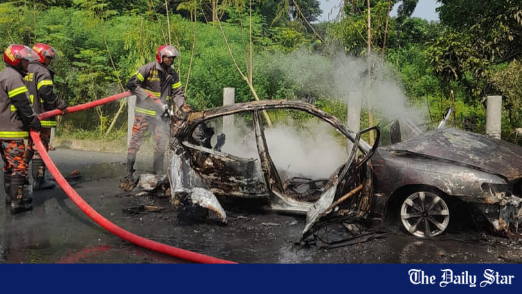 Hartal picketers set fire to private car in Rajshahi - Vimarsana News