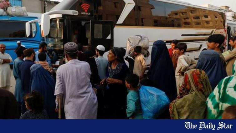 Afghanen kehren zur Taliban-Herrschaft zurück, während Pakistan versucht ...