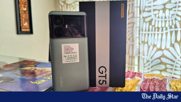 Realme GT5 240W: The ultra-fast charging powerhouse - Vimarsana News