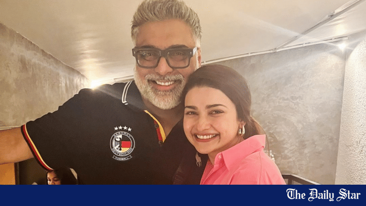 'Kasamh Se' co-stars Prachi Desai And Ram Kapoor's reunion pic goes viral - Vimarsana News