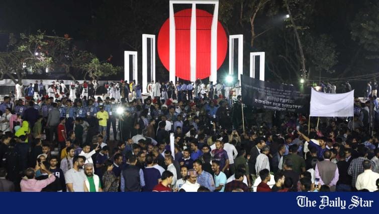 Tributes to language martyrs pour in at Central Shaheed Minar - Vimarsana News