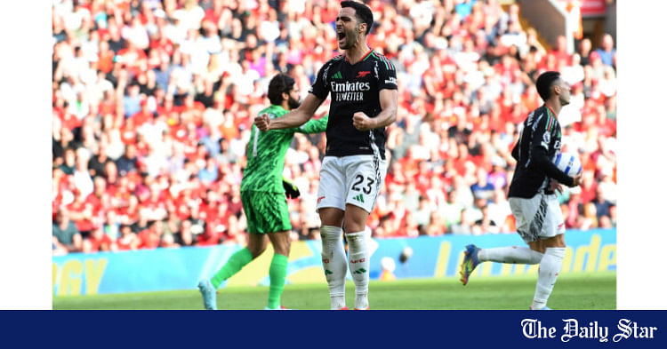 Arsenal hit back to rescue valuable draw at Liverpool
