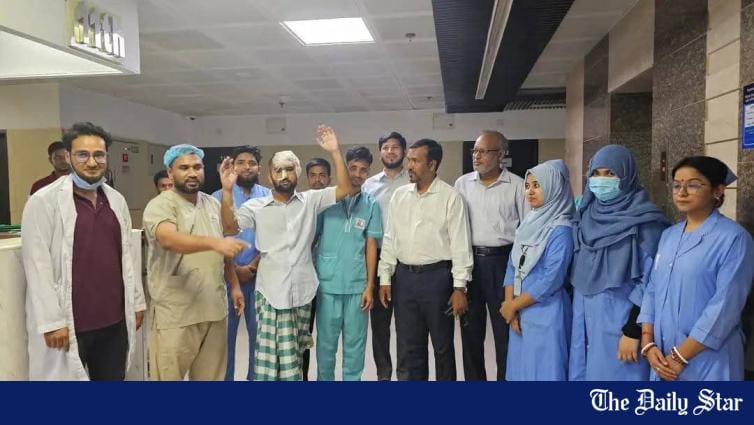Outrage as injured CU student 'made to walk' for photo ...