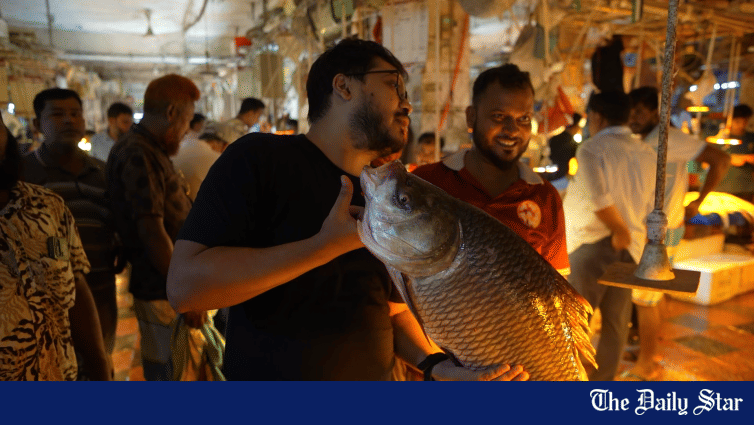 A millennial's guide to buying fish in Dhaka