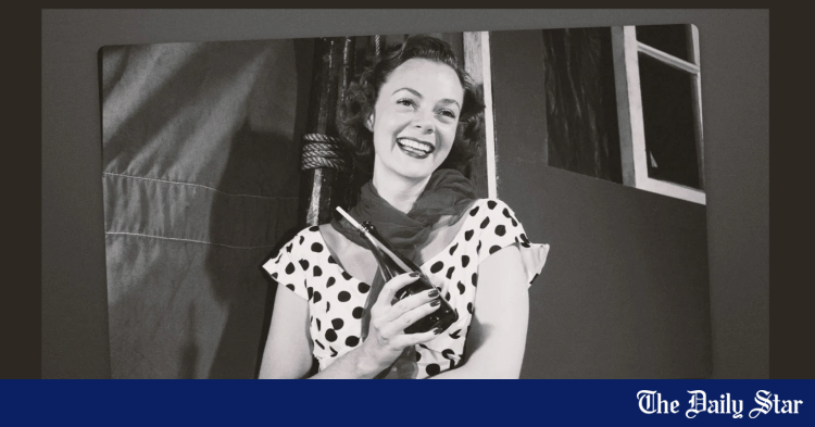 June Lockhart, star of ‘Lost in Space’ and ‘Lassie’, dies at 100