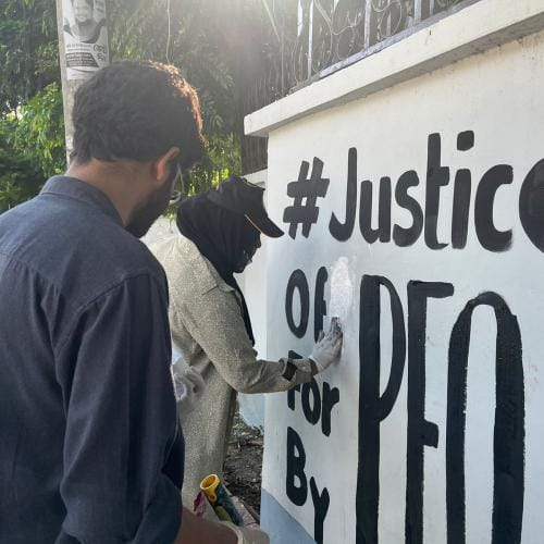 From rockstar to ‘jharudar’, no work is small for exemplary musicians 