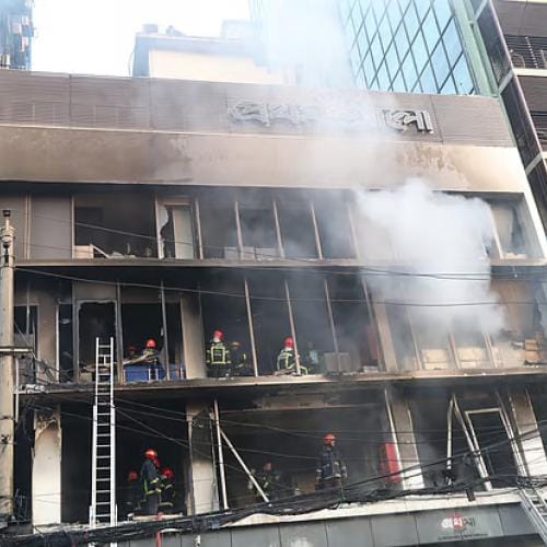 Prothom Alo fire attack.jpg