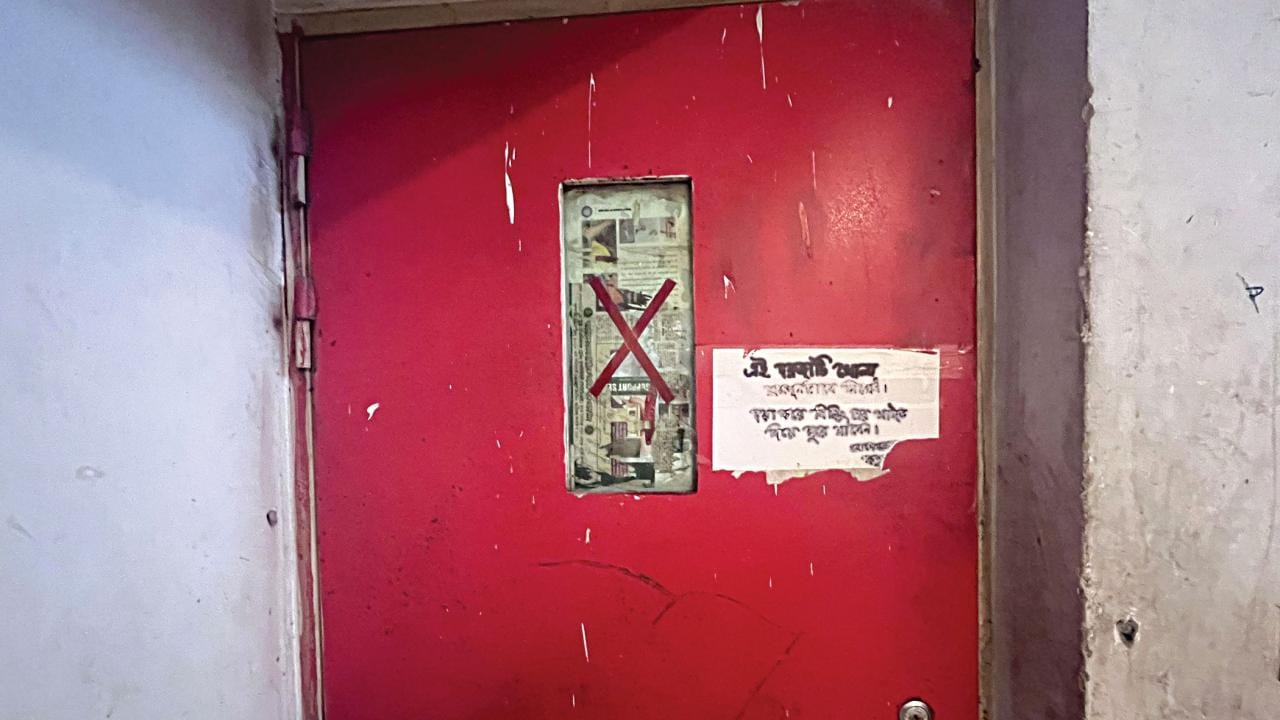 The ground floor door of a fire exit at this Dhanmondi restaurant was found locked.