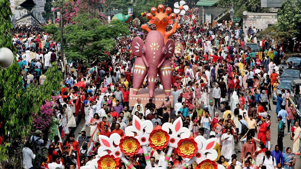 pahela baishakh, pahela baishakh celebration, pahela baishakh celebraion in Bangladesh, pahela baishakh 1431, Pahela Baishakh being celebrated across Bangladesh, first day of Bengali New Year, Bengali New Year-1431, Nobo Borsho, Pahela Baishakh festival, 