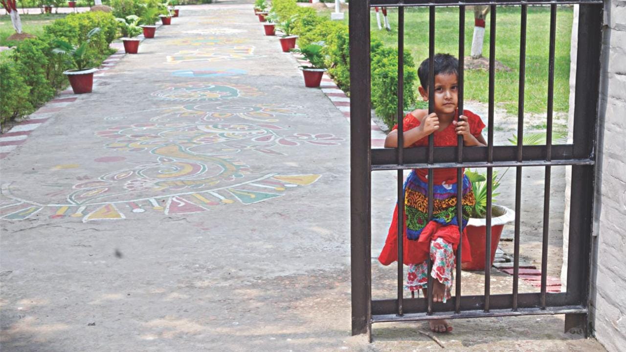 childhood_behind_bars