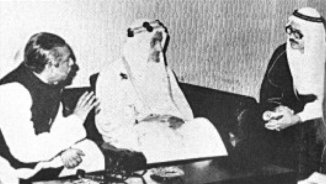 Bangabandhu with Saudi King Faisal Bangabandhu with Saudi King Faisal