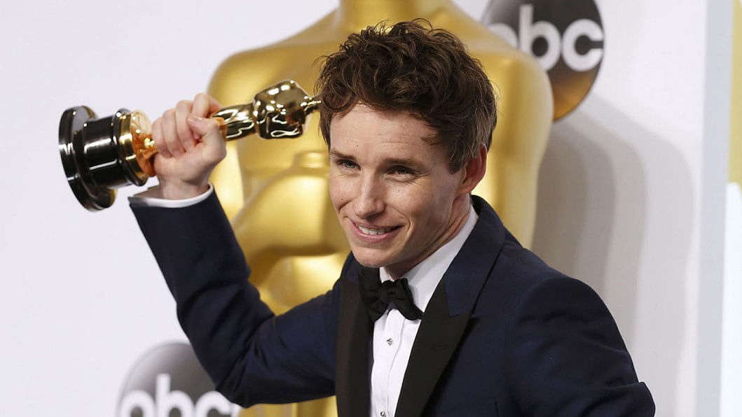 Eddie Redmayne Eddie Redmayne poses with his Oscar for best actor nominee for his role in "The Theory of Everything" at the 87th Academy Awards in Hollywood, California February 22, 2015. Photo: Reuters