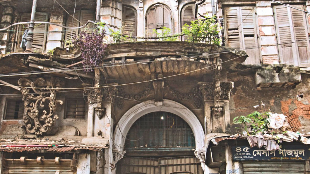 Edifices of the past Edifices of the past