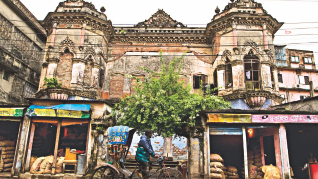 Edifices of the past Edifices of the past