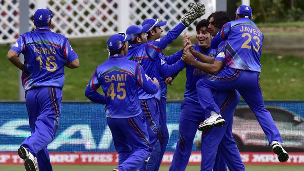 Afghanistan celebrate Tillakaratne Dilshan being caught by keeper Afsar Zazai Afghanistan celebrate Tillakaratne Dilshan being caught by keeper Afsar Zazai