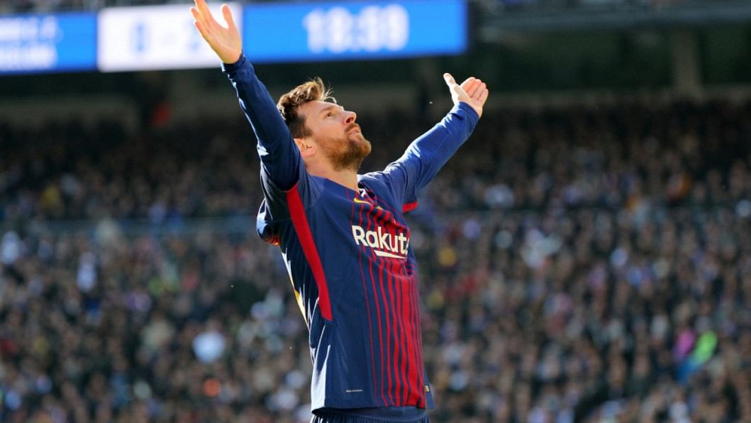Lionel Messi celebrates Lionel Messi celebrates