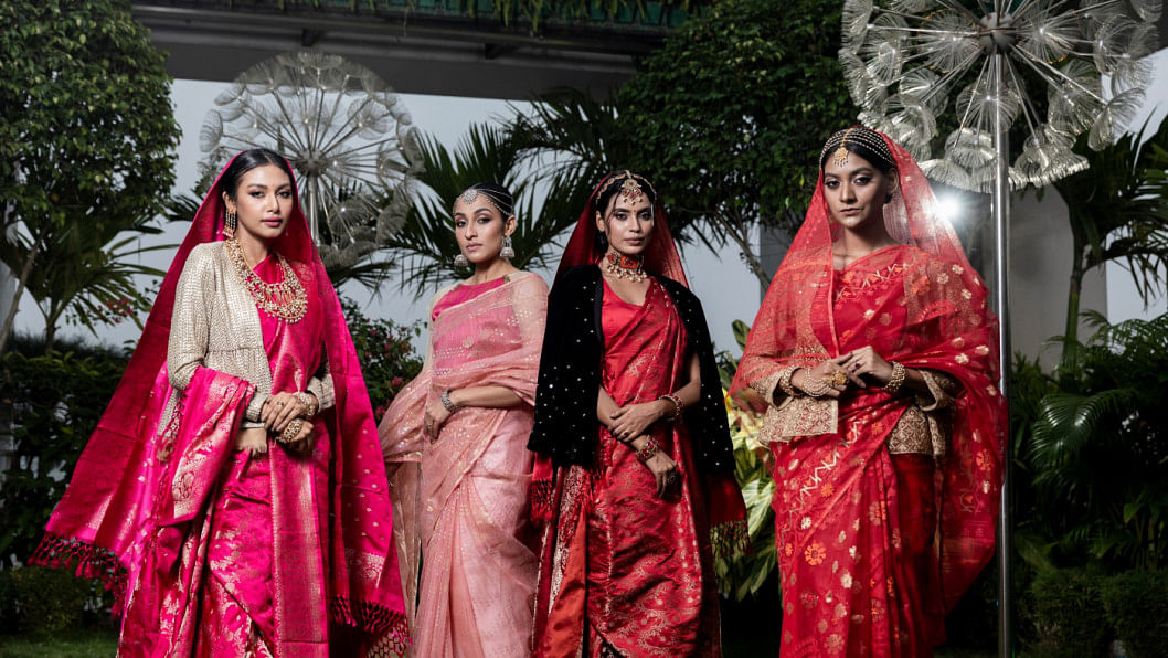 10 Interesting Ways to Drape a Wedding Saree: Try Them Now! |