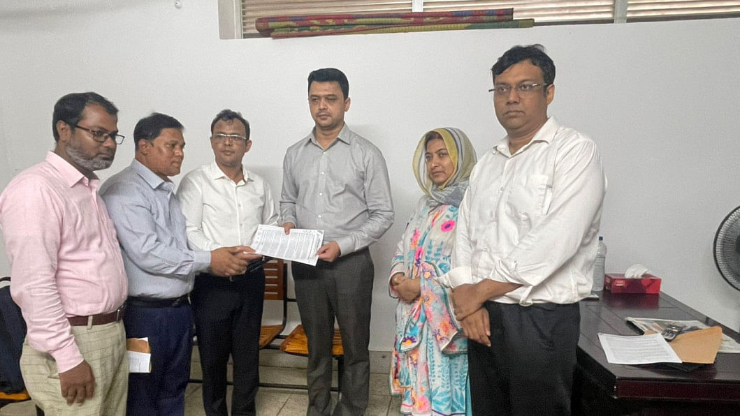 NBR officials submit memorandum to chief adviser NBR officials submit memorandum to chief adviser
