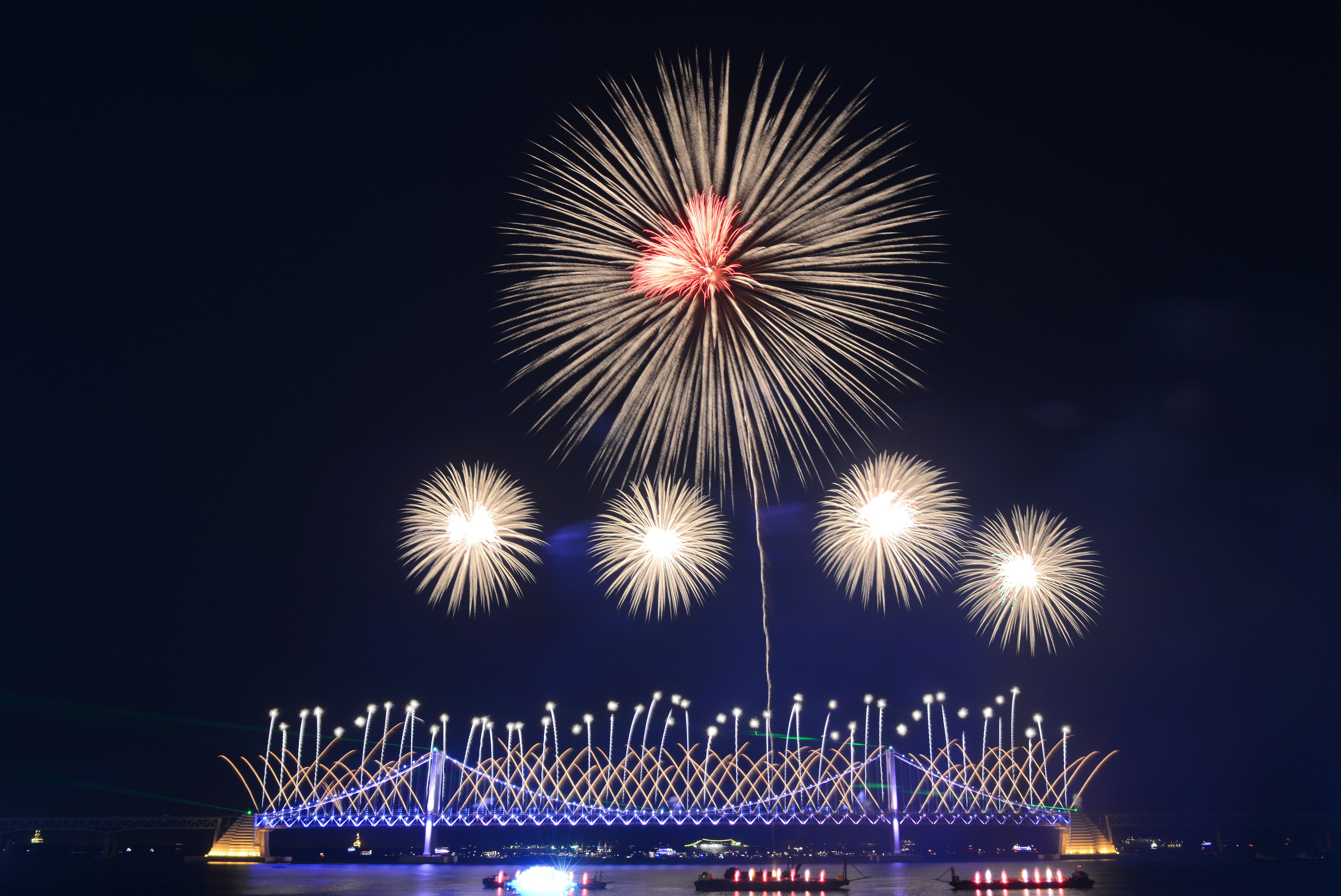 Fireworks over Gwangan Grand Bridge (Busan Metropolitan City)