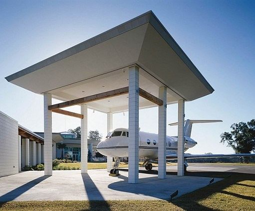 John Travolta's private jet in his 'porch'. Photo: Architectural Digest